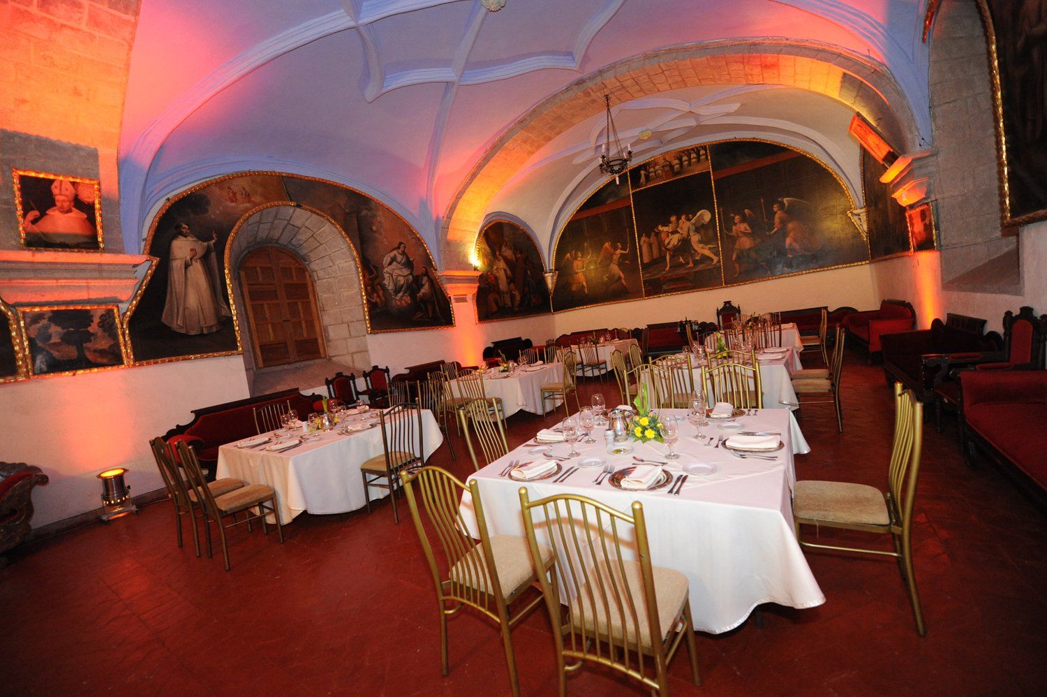 Jantar no Convento de San Francisco em Cusco