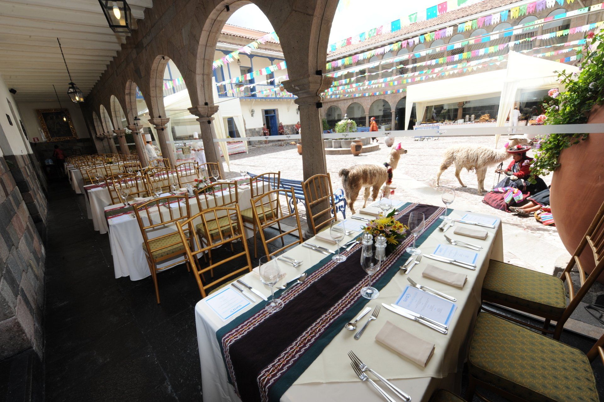 Almoço Temático com Mercado Local no hotel Palacio del Inka Luxury Collection
