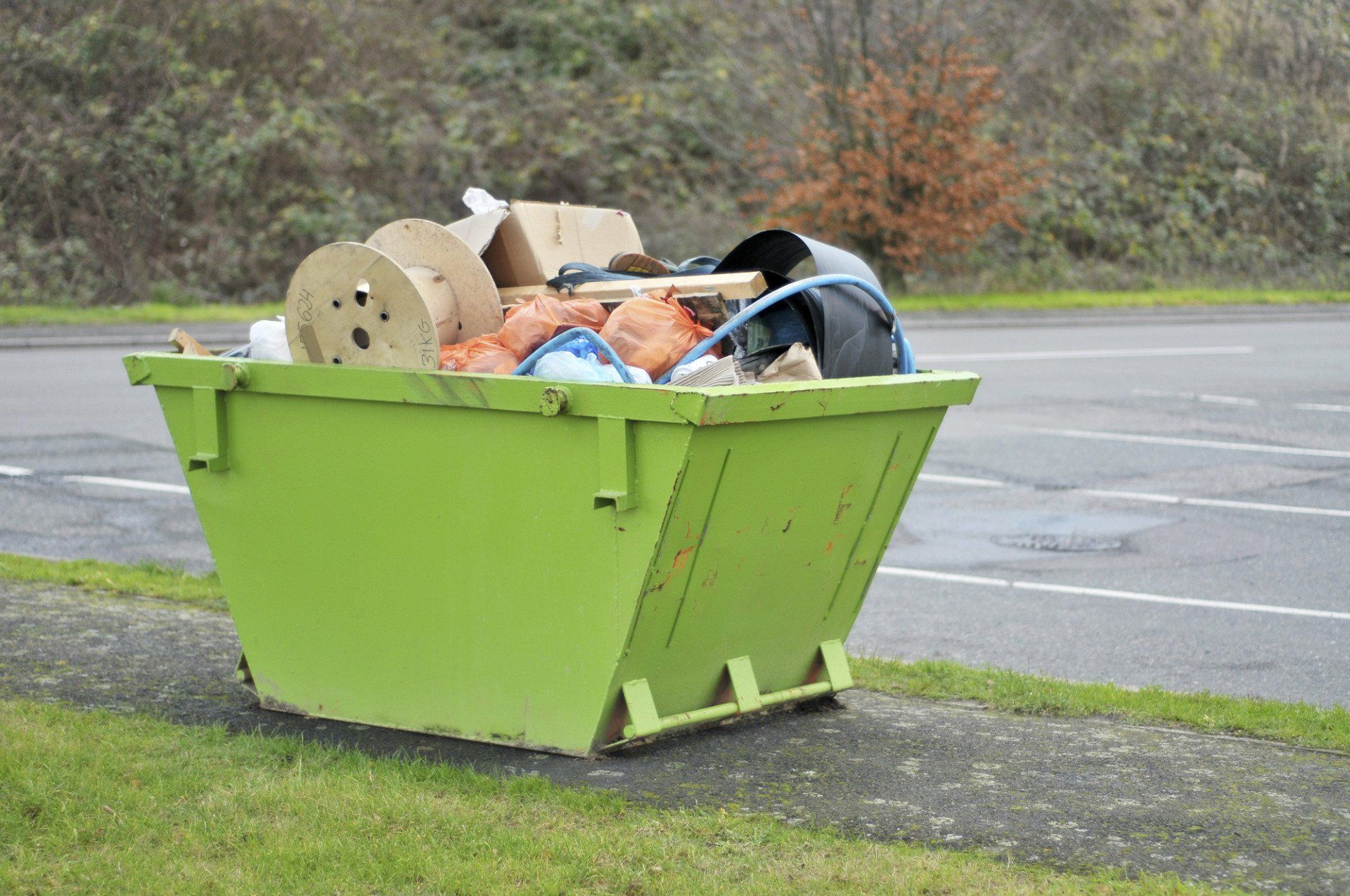 rubbish skip bin hire service