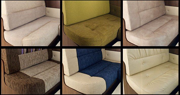 sei dinette con rivestimenti di vari colori