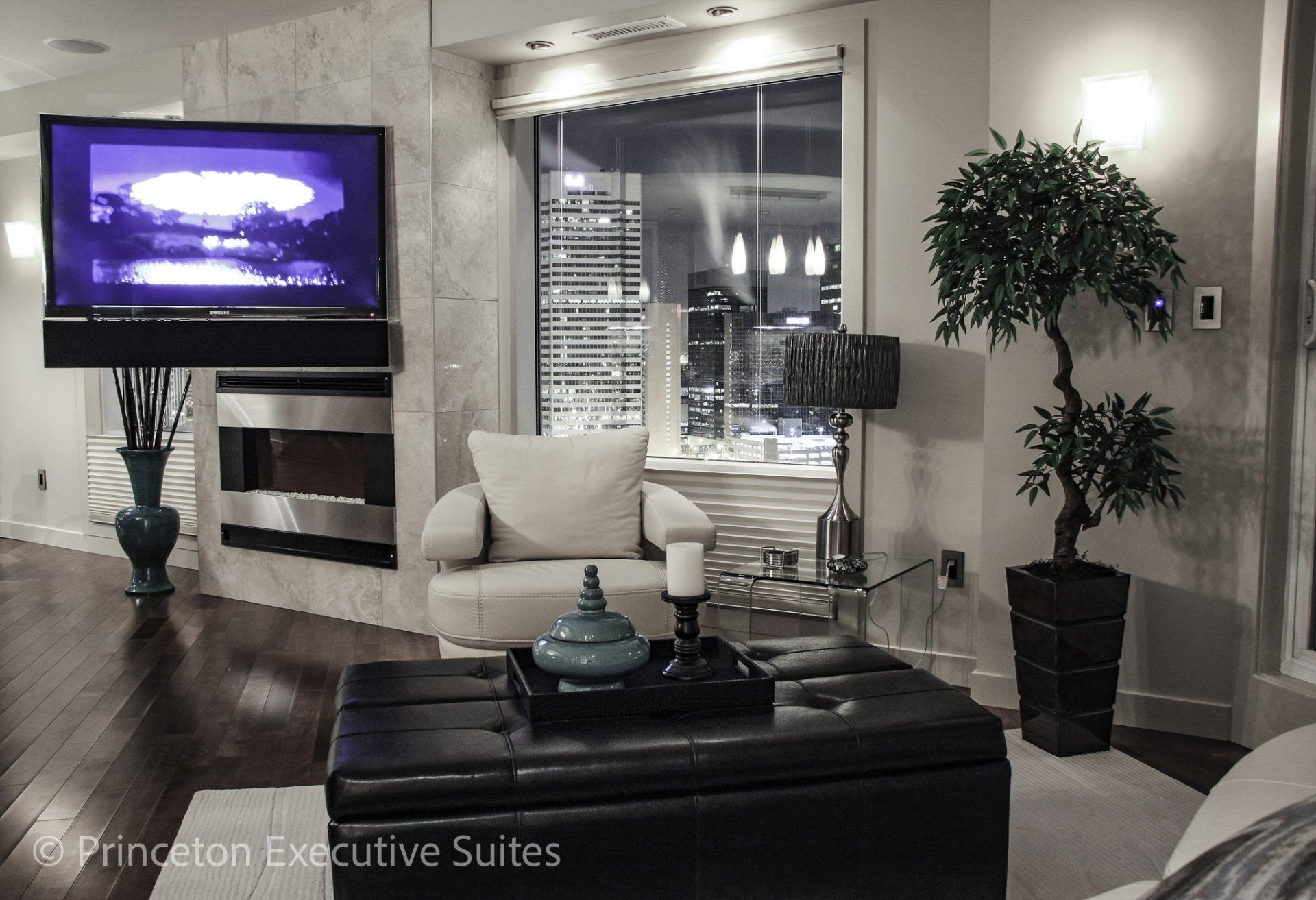 Luxury dining room in and Edmonton executive suite | princeton suites
