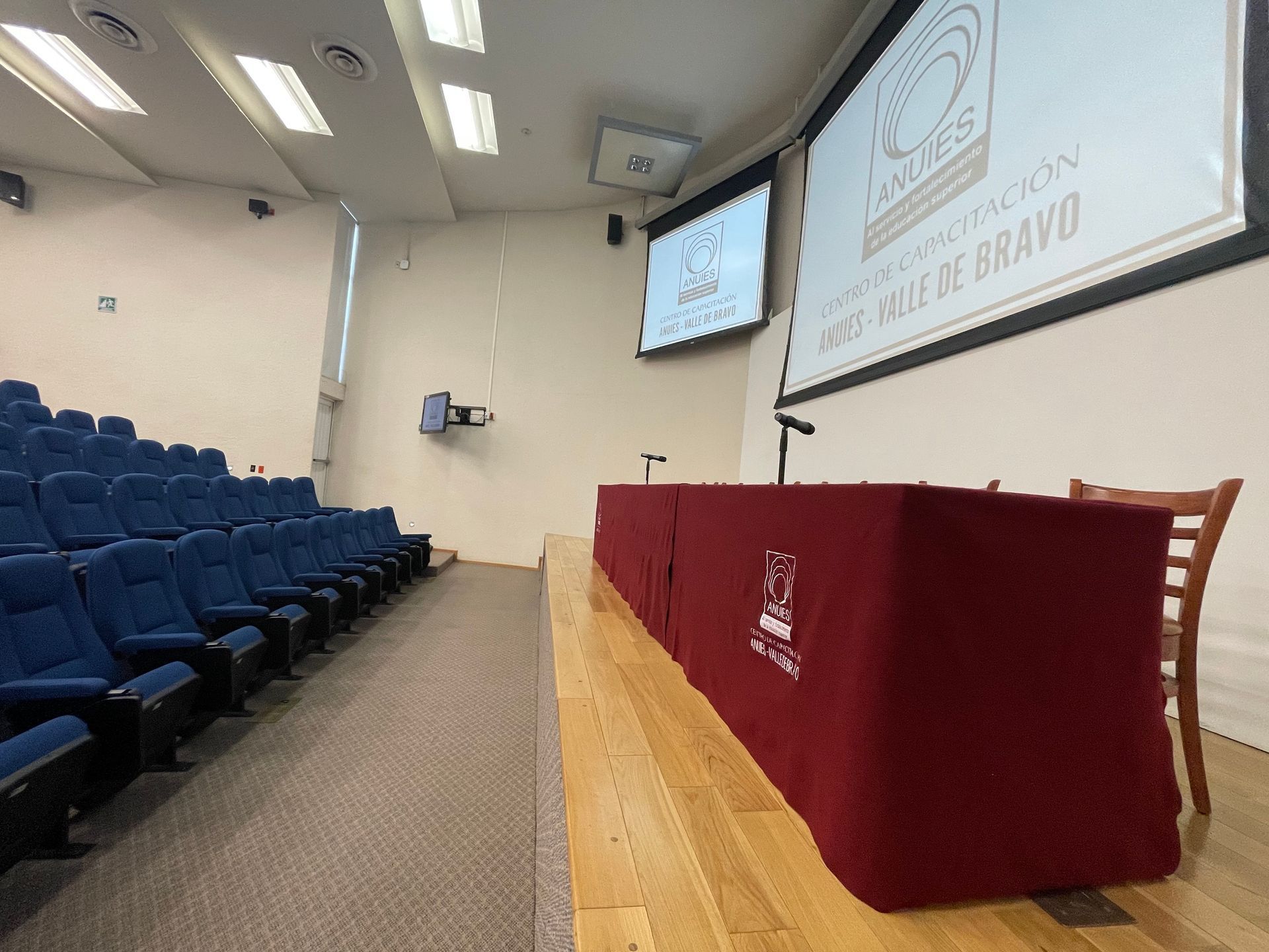 Un auditorio de ANUIES Valle de Bravo