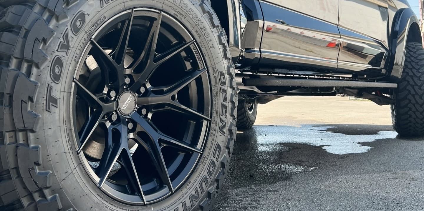 How to choose the best truck rims and tires