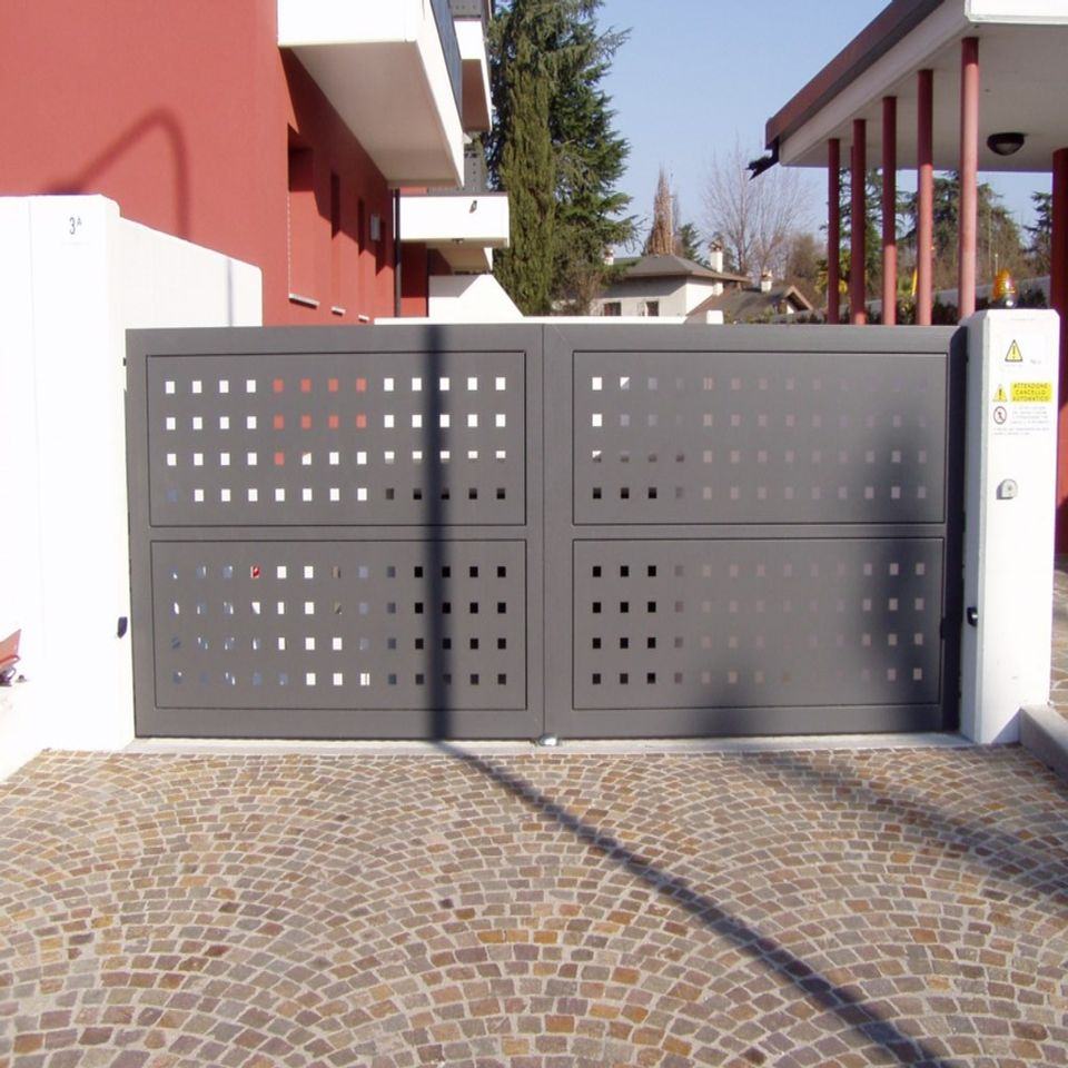 cancello scorrevole in ferro battuto