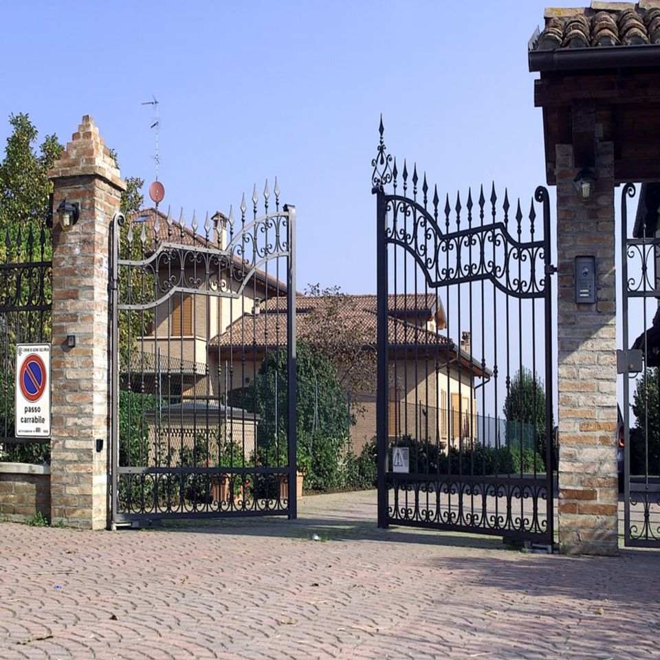 cancello automatizzato a due ante