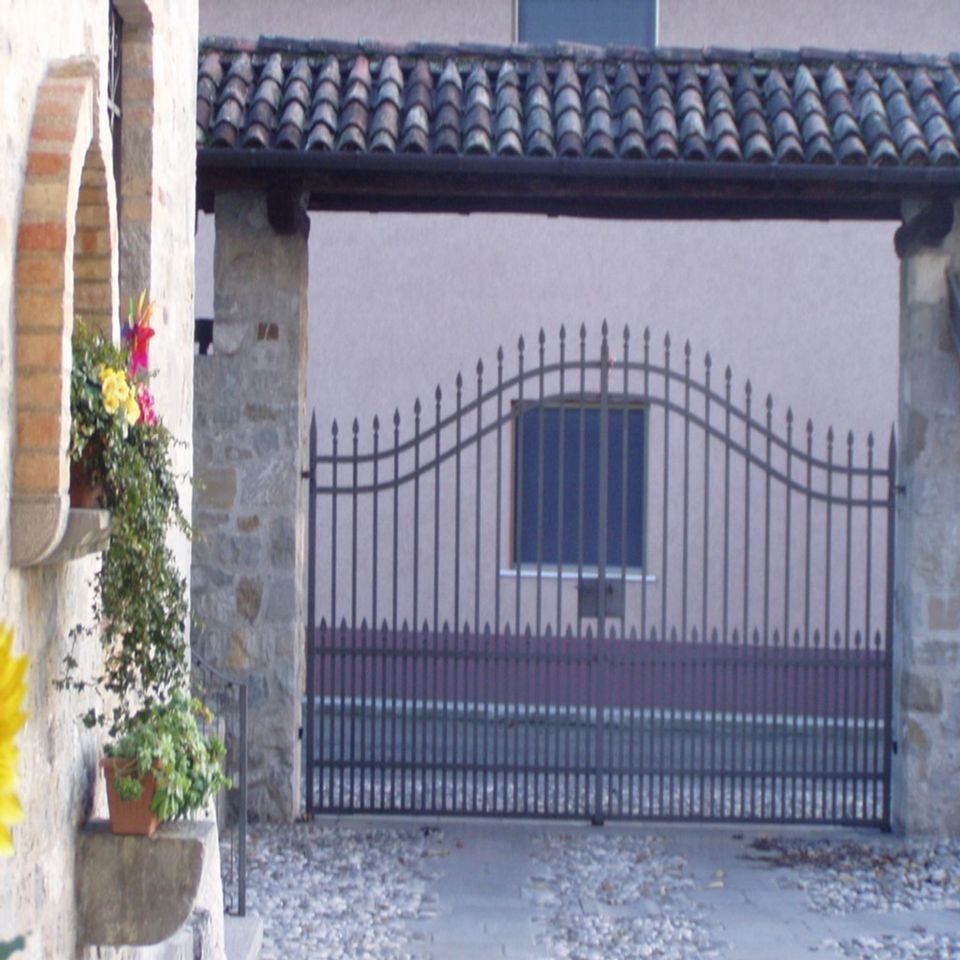 cancello in ferro a due ante