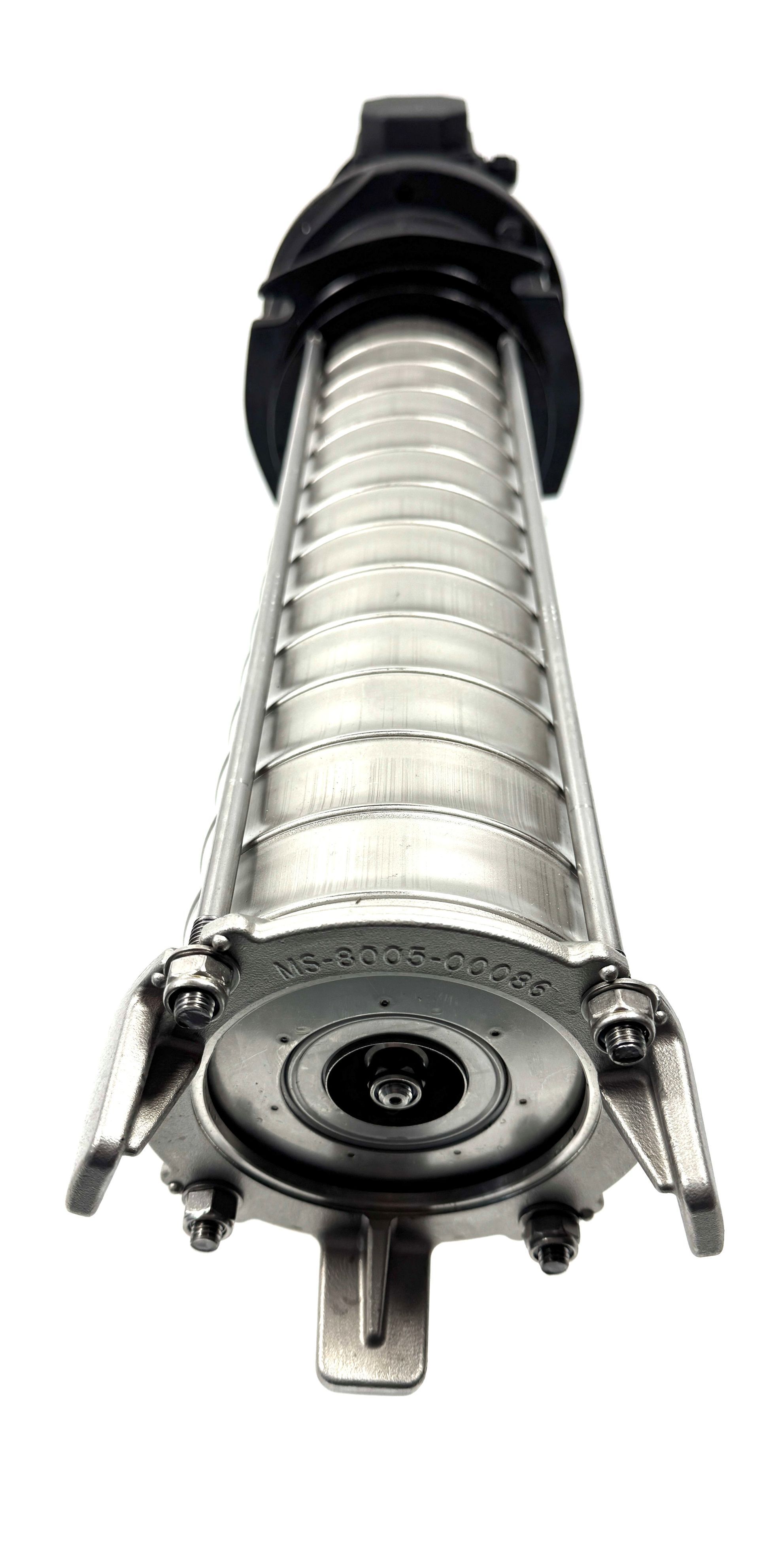 Zylindrisches Gerät in Silber und Schwarz mit mehreren Schichten, möglicherweise Industrieausrüstung.