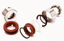 Explosionszeichnung einer Gleitringdichtung mit Metall- und Gummikomponenten.