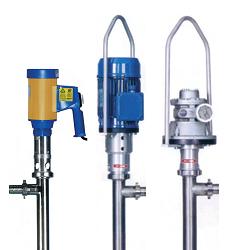 Drei vertikale Industriefasspumpen in verschiedenen Ausführungen; Edelstahlrohre, Elektromotoren.