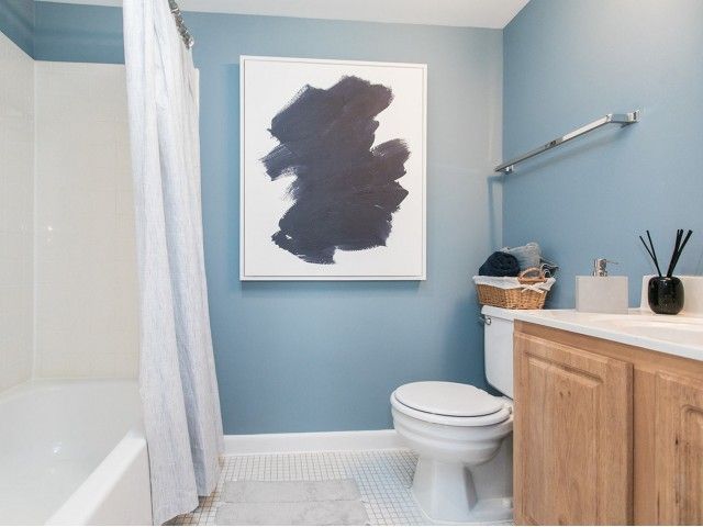 Bathroom with Bathtub | Crofton Village Apartments