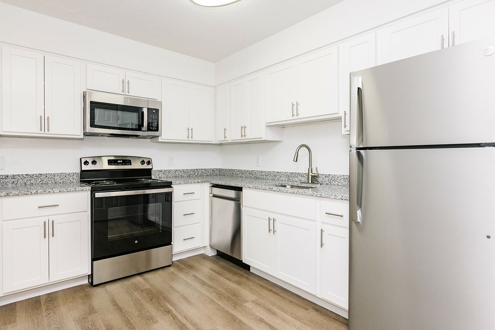 Modern Kitchen with Stainless Steel Appliances | Crofton Village Apartments