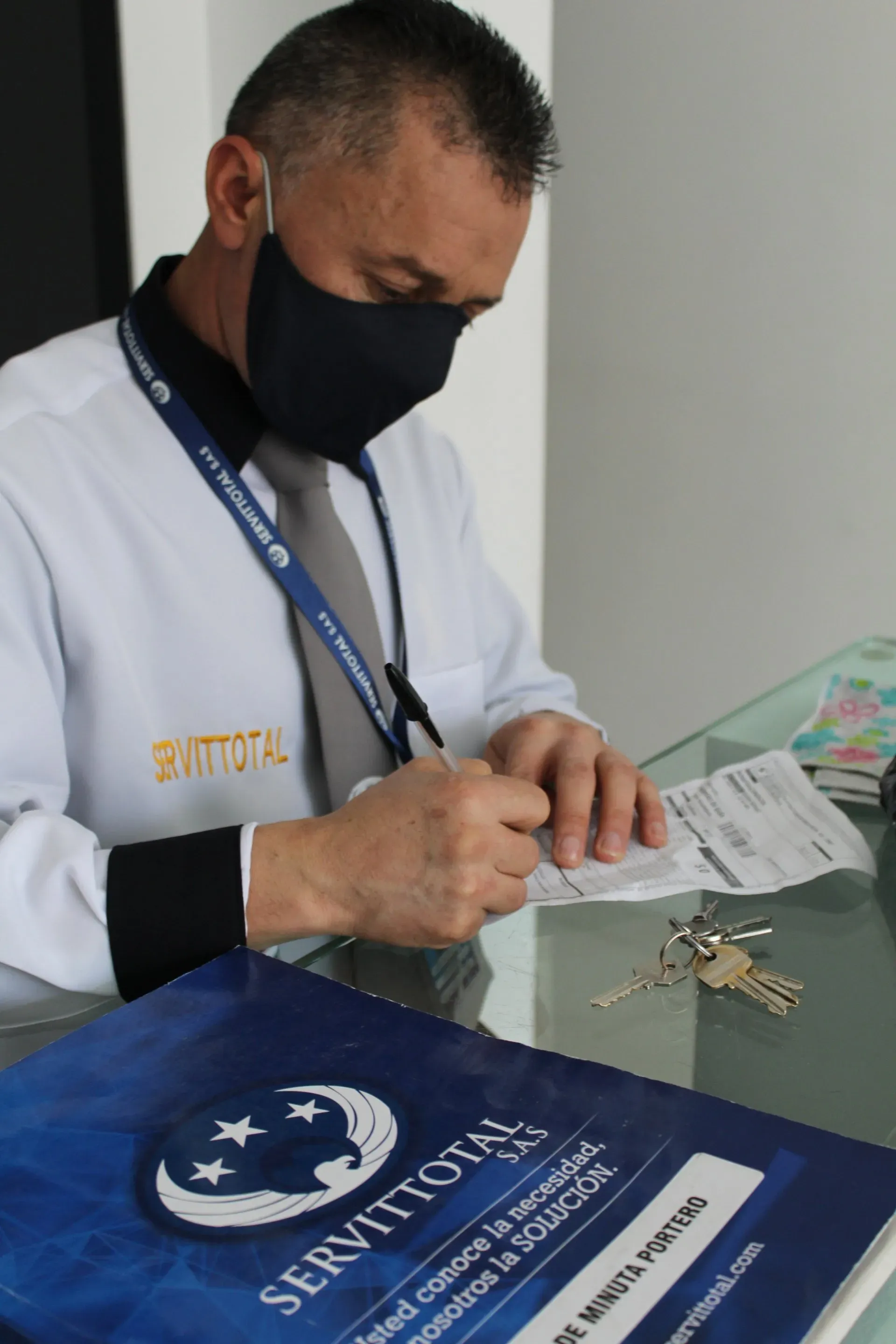 servicios de aseo, limpieza, toderos, porteros y conserjes en Bogotá.