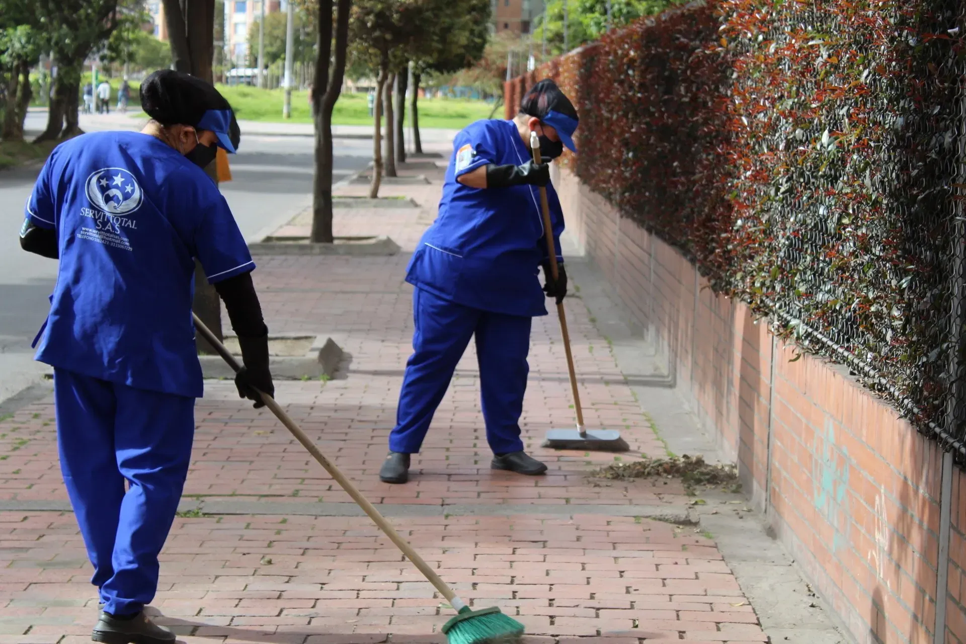 servicios de aseo, limpieza, toderos, porteros y conserjes en Bogotá.