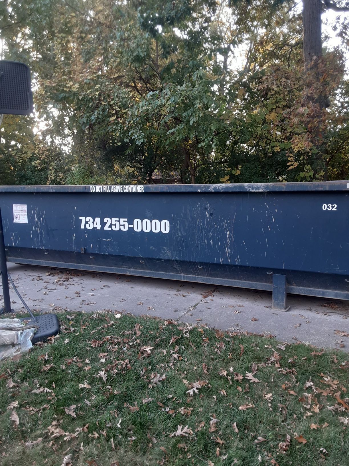 Junk hauling dumpster rental in Westland, MI