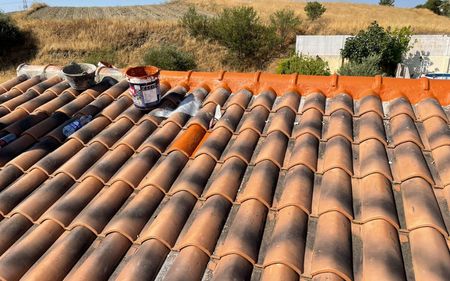 impermeabilización de juntas del tejado para eliminar humedades en Alcorcón, madrid