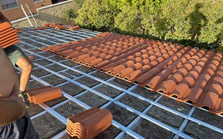 instalación de tejado de tejas en casa unifamiliar de Alcorcón en madrid