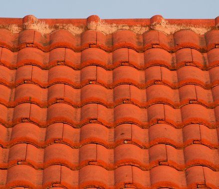 Restaurar tejado de tejas antiguo en Carabanchel, Madrid