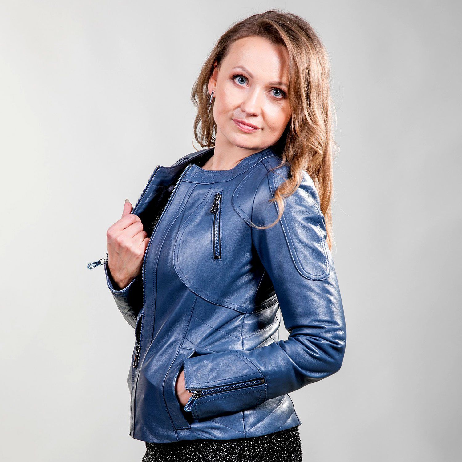 Natūralios odos drabužis moterims