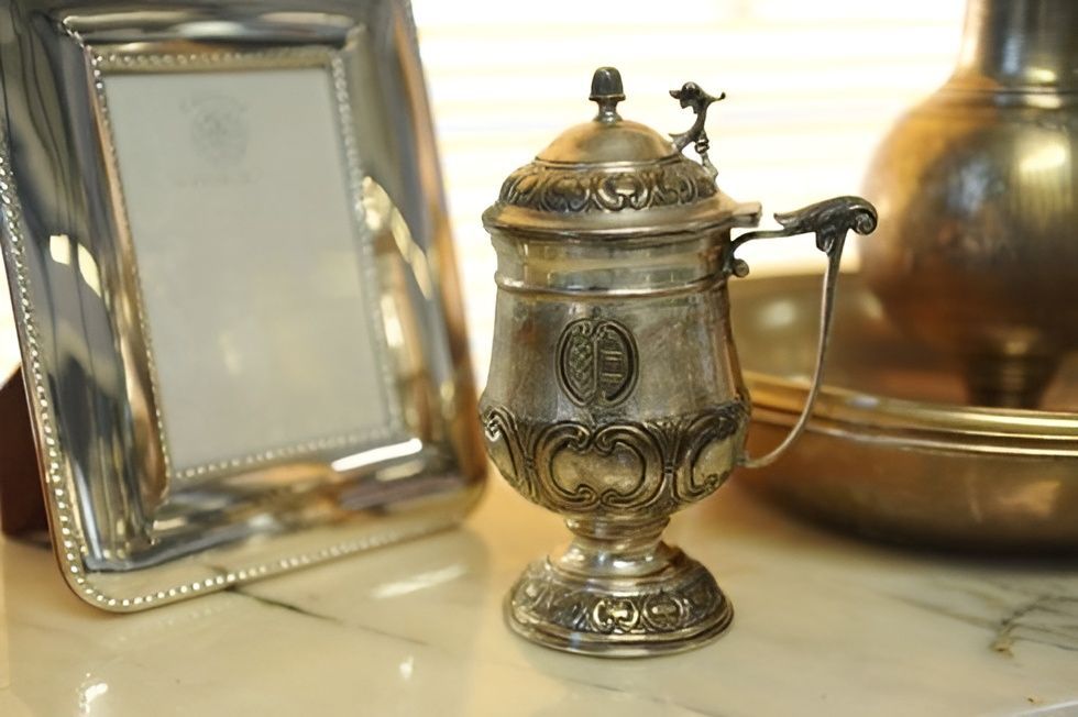 cornice e zuccheriera in argento