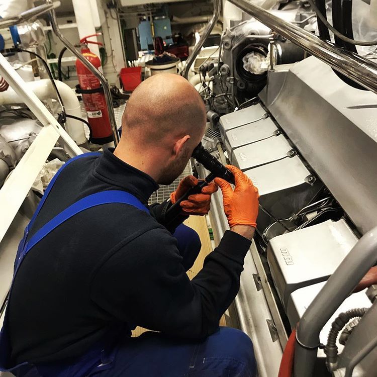 Marine engine maintenance