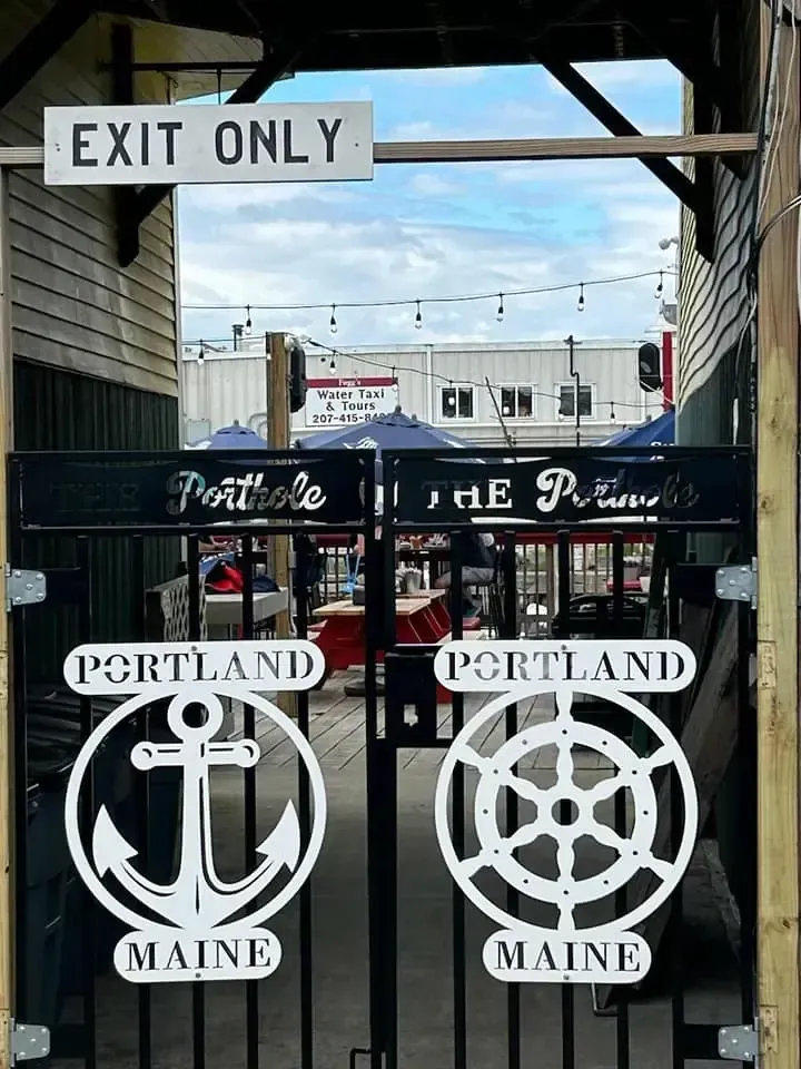 custom fabrication of railings 