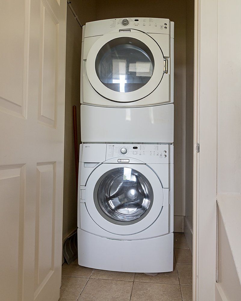 210 n main washer dryer