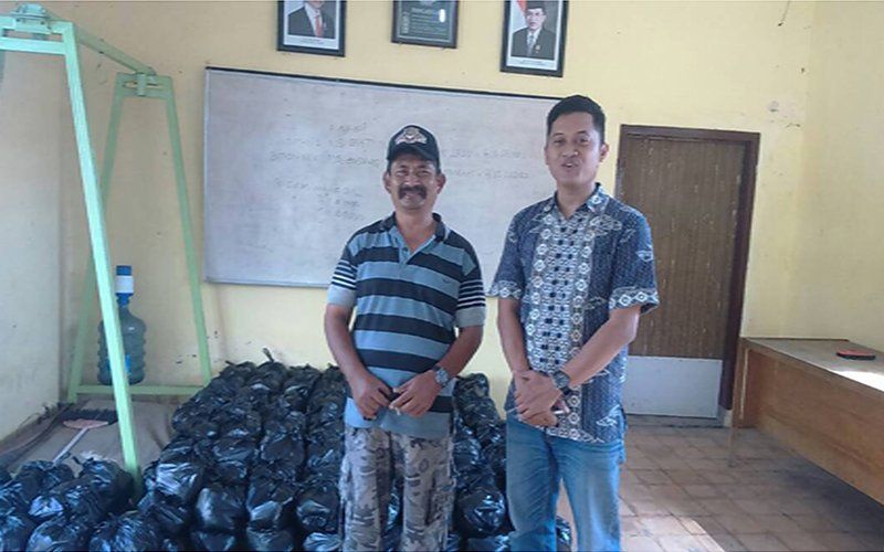 Pembagian Sembako Unit IV