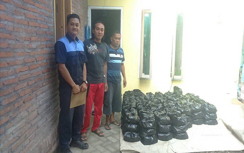 Pembagian Sembako Unit IV Spindo