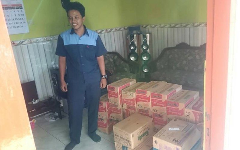 Pembagian Sembako Unit VI Spindo