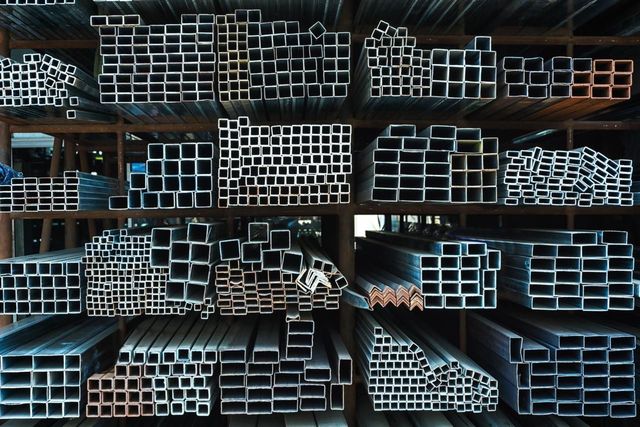 Besi Hollow Hitam untuk Konstruksi: Kuat, Ekonomis, dan Tahan Lama


