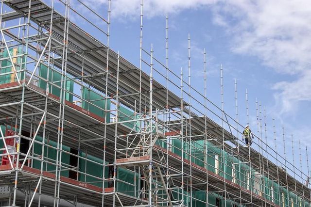 Perancah Sementara sebagai Penopang Utama Keselamatan Kerja
