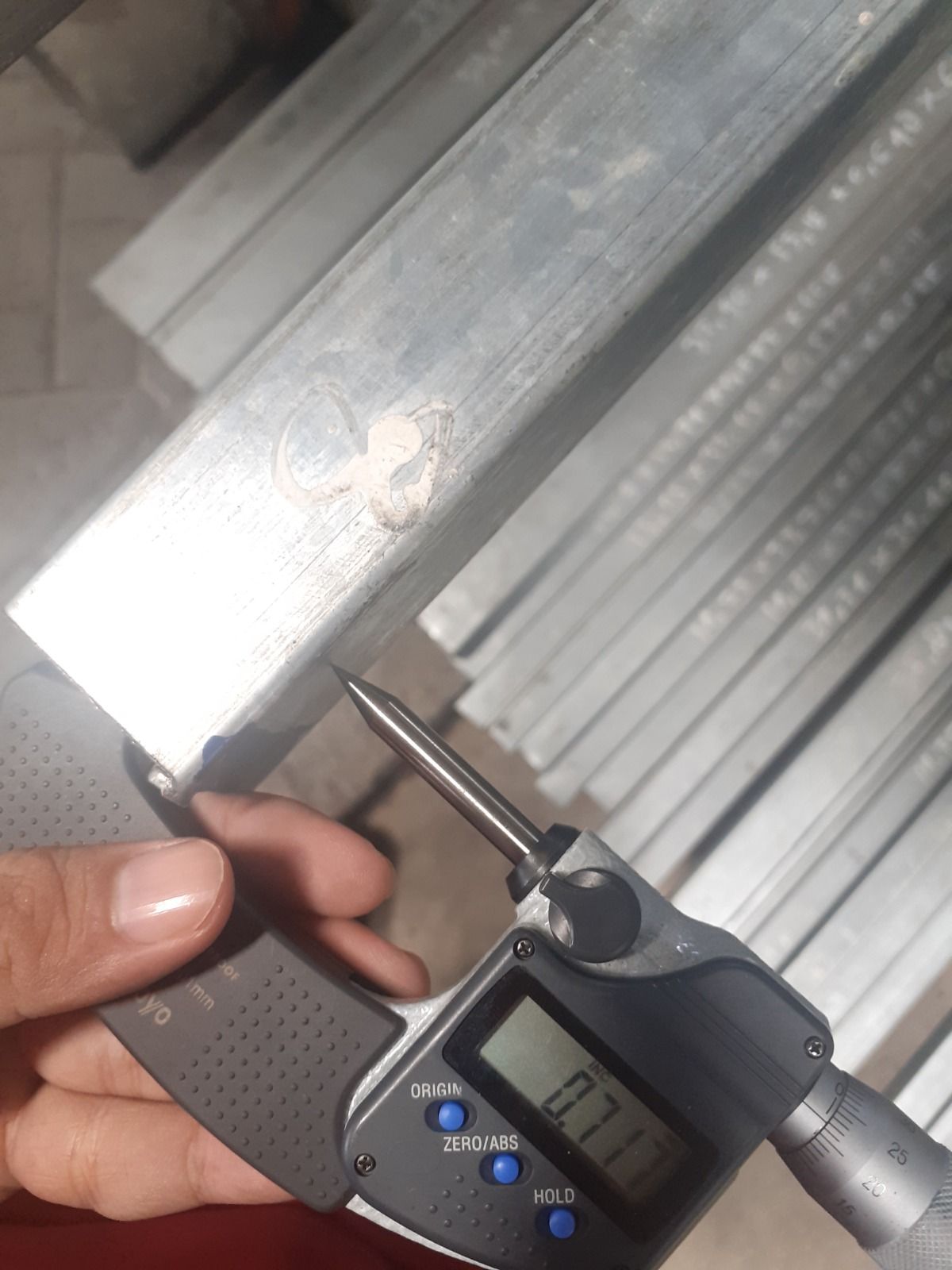 Competitor hollow pipe thickness test