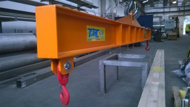 gancio di ferro per la movimentazione dei carichi