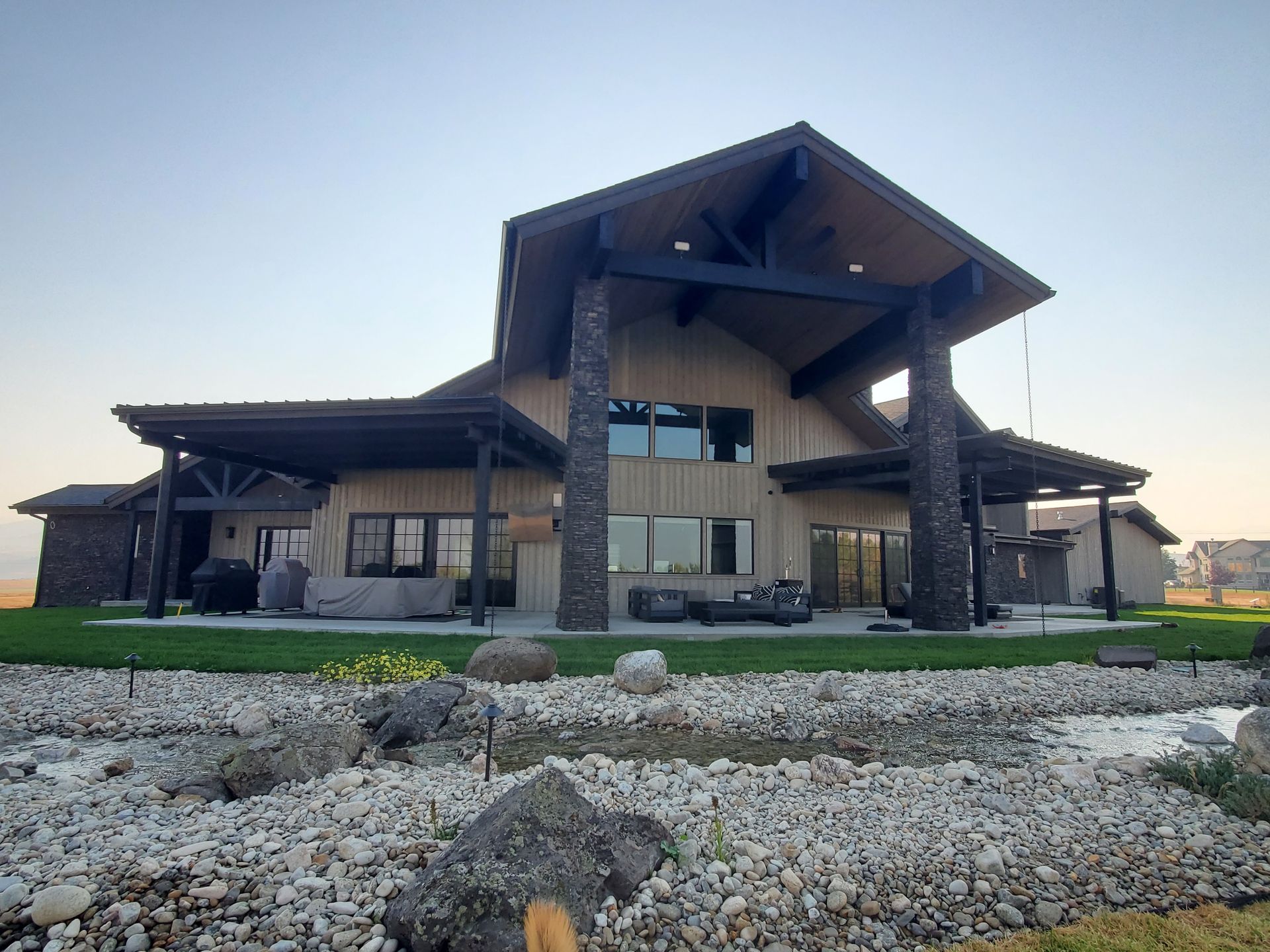 Beautifully painted exterior of a home by Peak Paint and Stain, serving Missoula and Bitterroot Valley.
