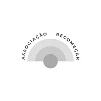 Um logotipo preto e branco de um fã com um círculo ao redor.