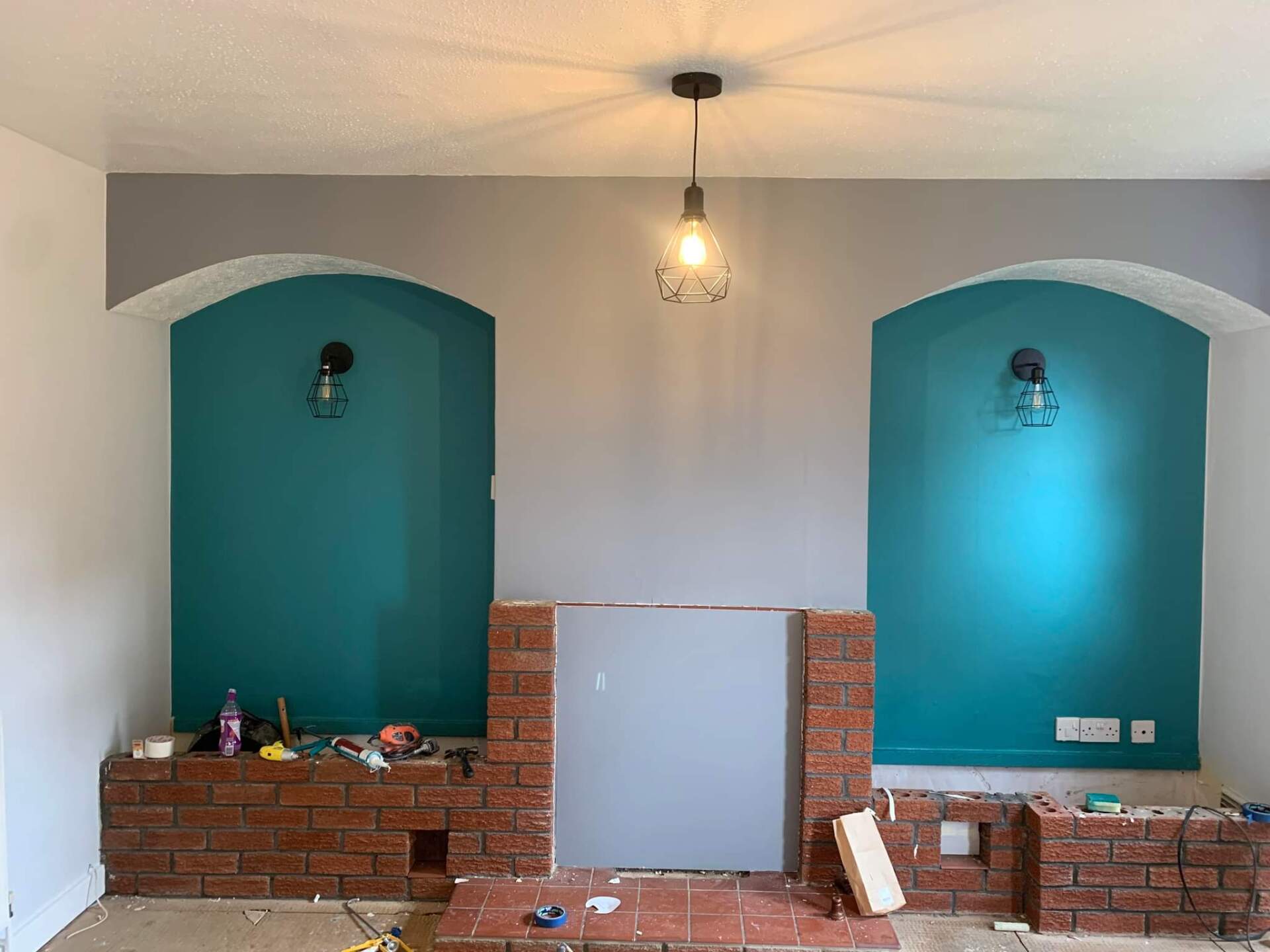 Picture of a living room decorated in turquoise by Painters and decorators Leeds