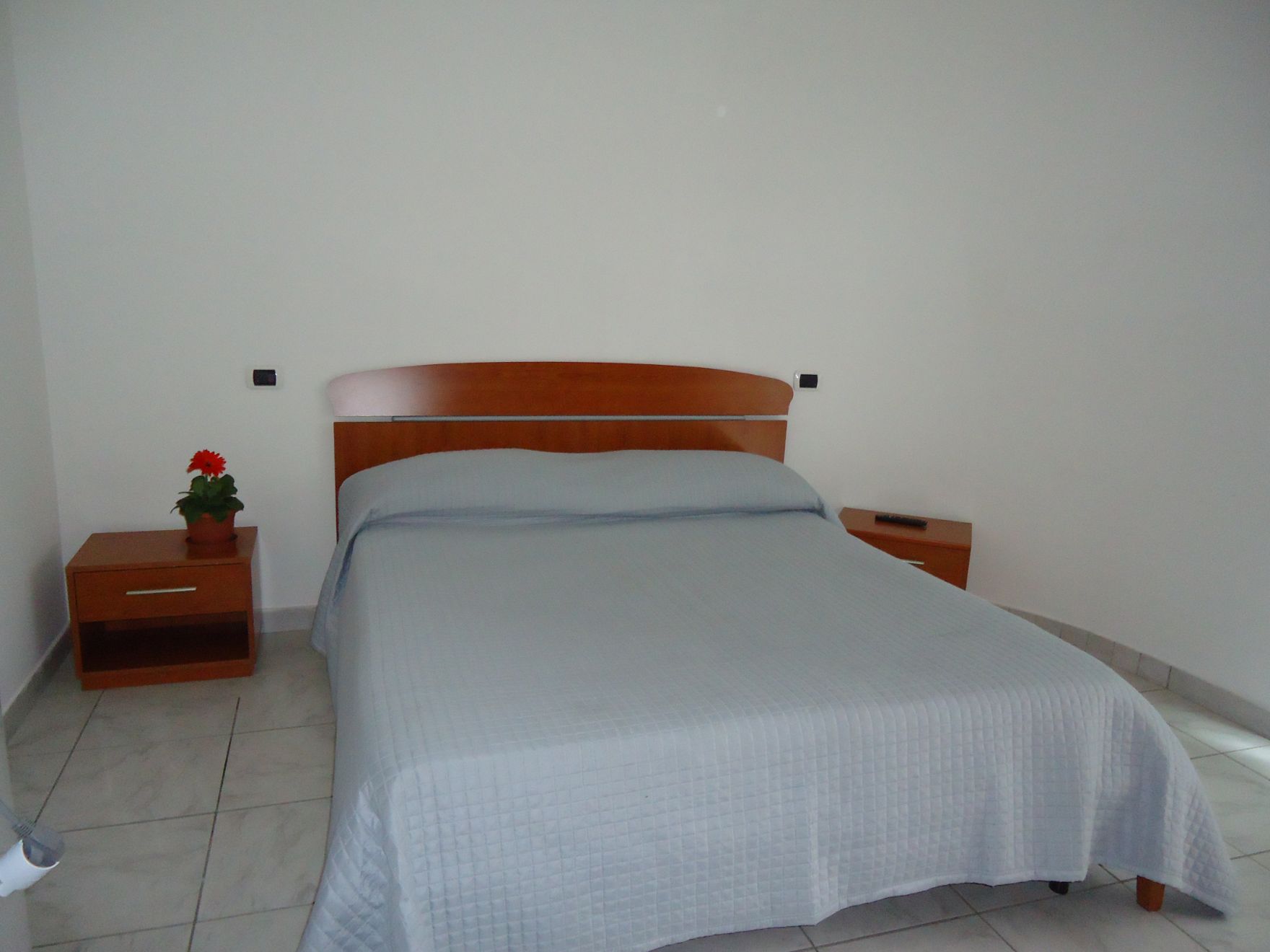 Camera doppia con letto matrimoniale