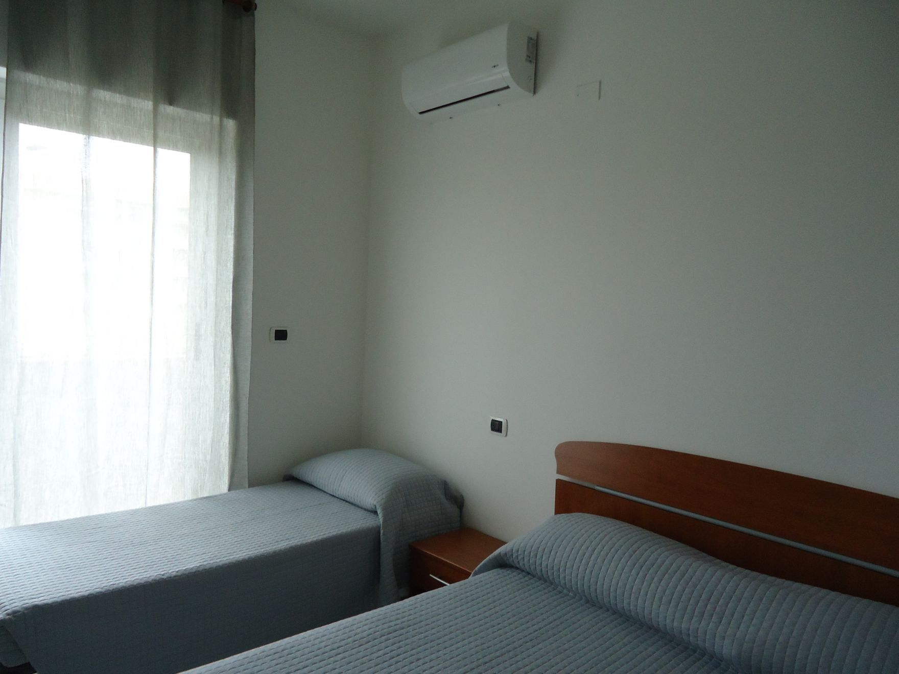 Camera tripla con aria condizionata