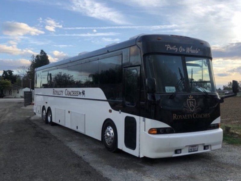 corporate shuttles & coach bus rentals