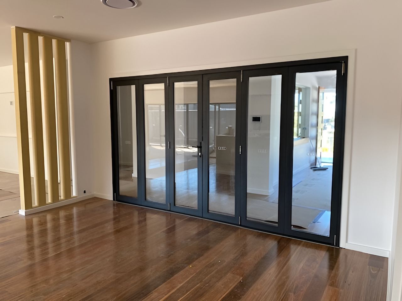 Glass Door And Windows Of House — Master Glass & Glazing In Eleebana, NSW