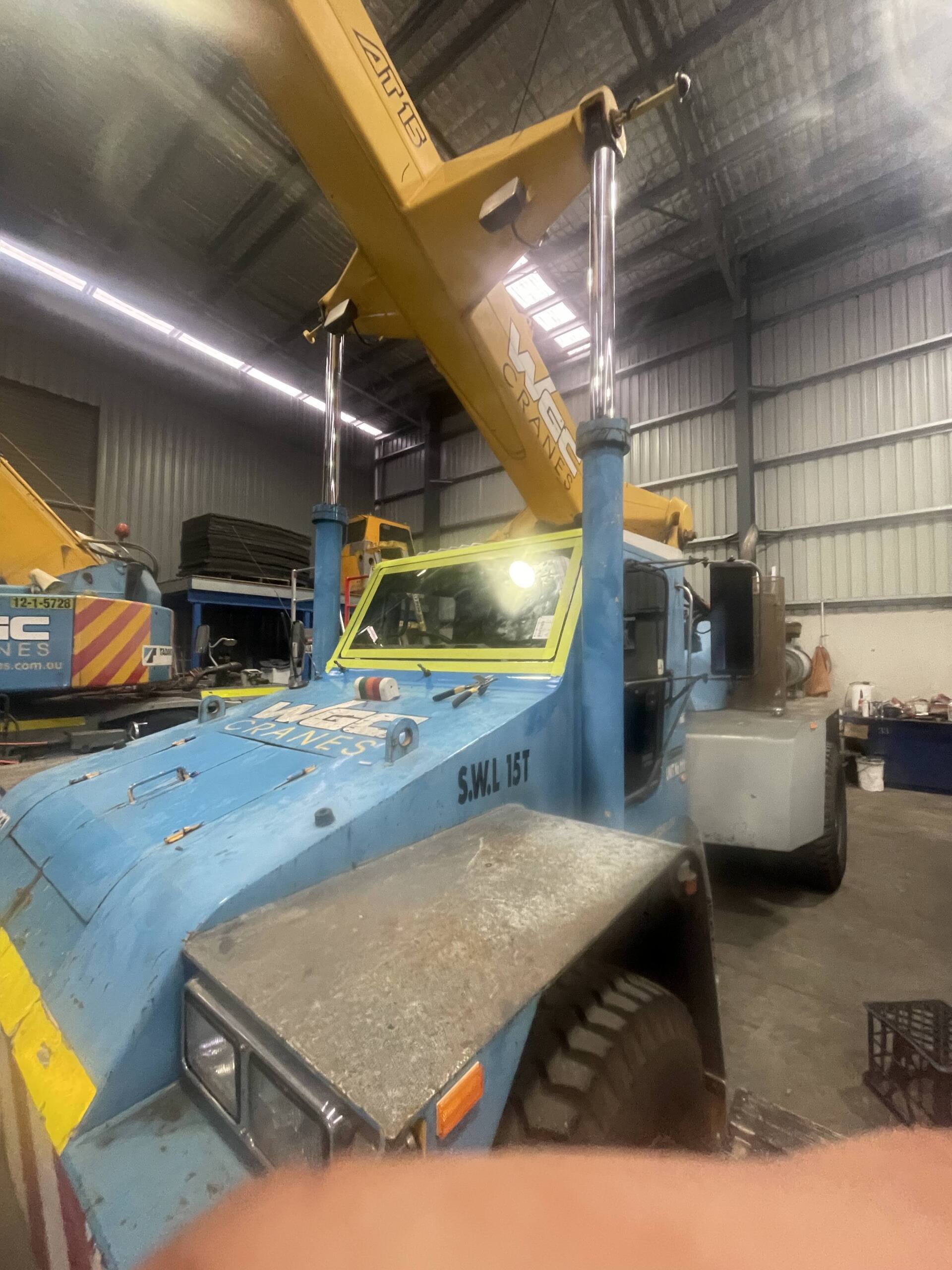 windscreen replacement for heavy machinery