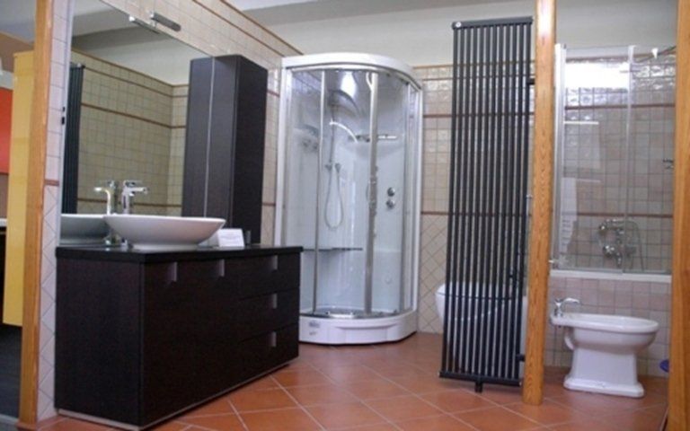 esposizione arredo bagno e sanitari