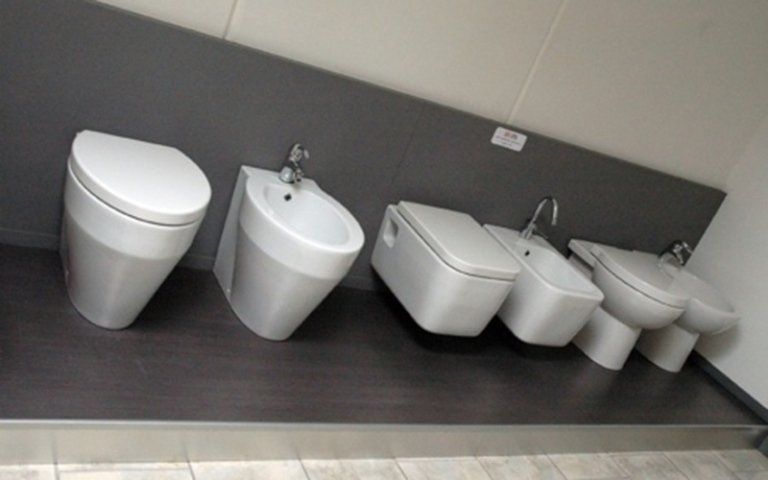 esposizione arredo bagno e sanitari