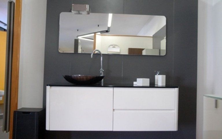esposizione arredo bagno e sanitari