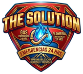 Logo rojo y dorado de The Solution, con ícono de gas y textos “Emergencias 24 hrs” y “Plomería”.