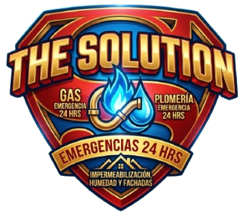 Logo rojo y dorado de The Solution, con ícono de gas y textos “Emergencias 24 hrs” y “Plomería”.
