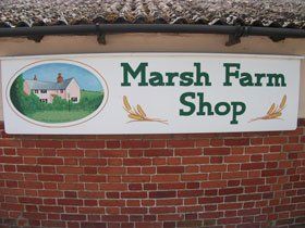 Caravan campsite - Norwich - Marsh Farm Caravan Site and Fishing Park - Shop Front
