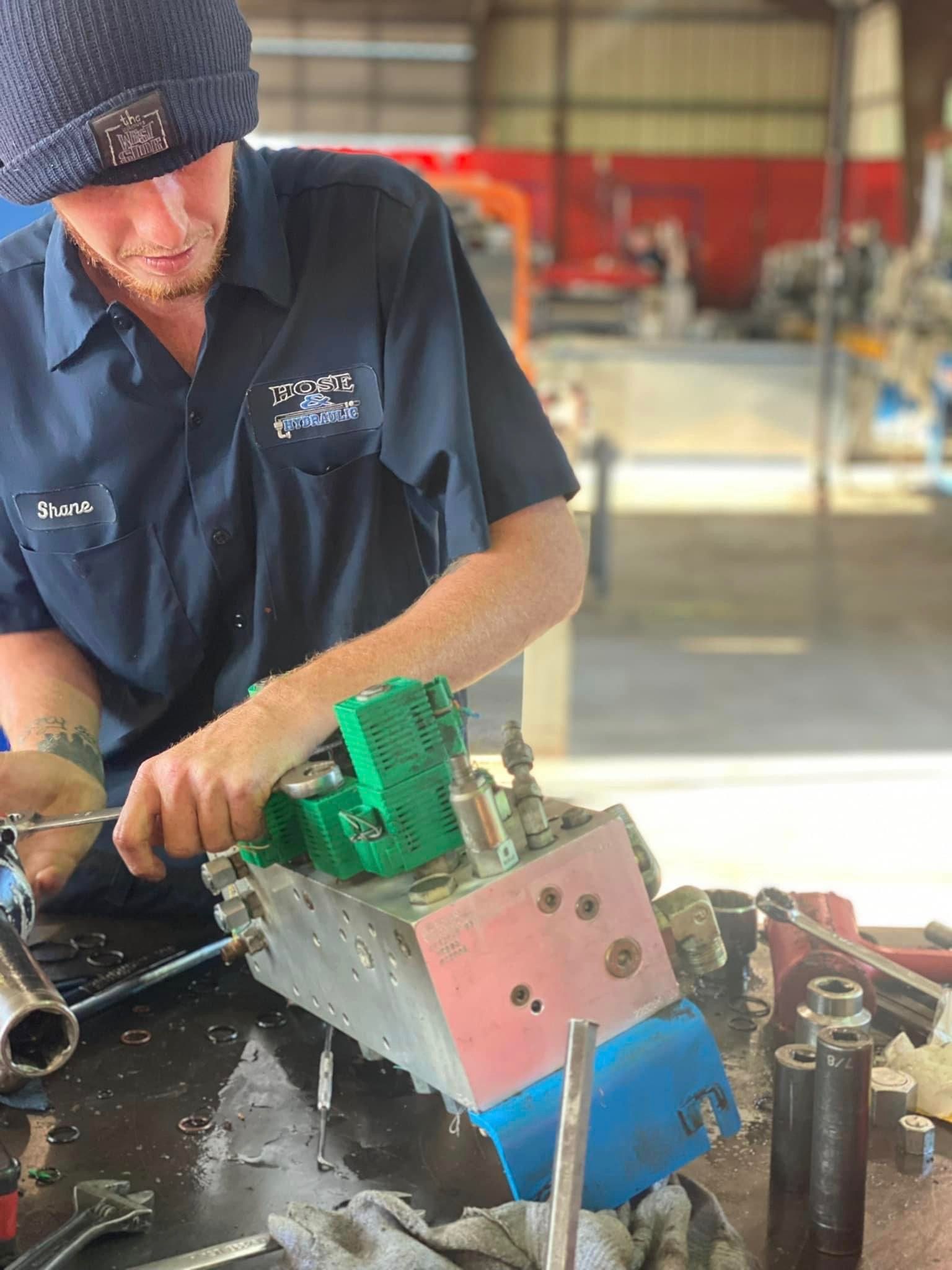 Our Shop & Team  - Clearwater, FL - Hose & Hydraulics Inc.