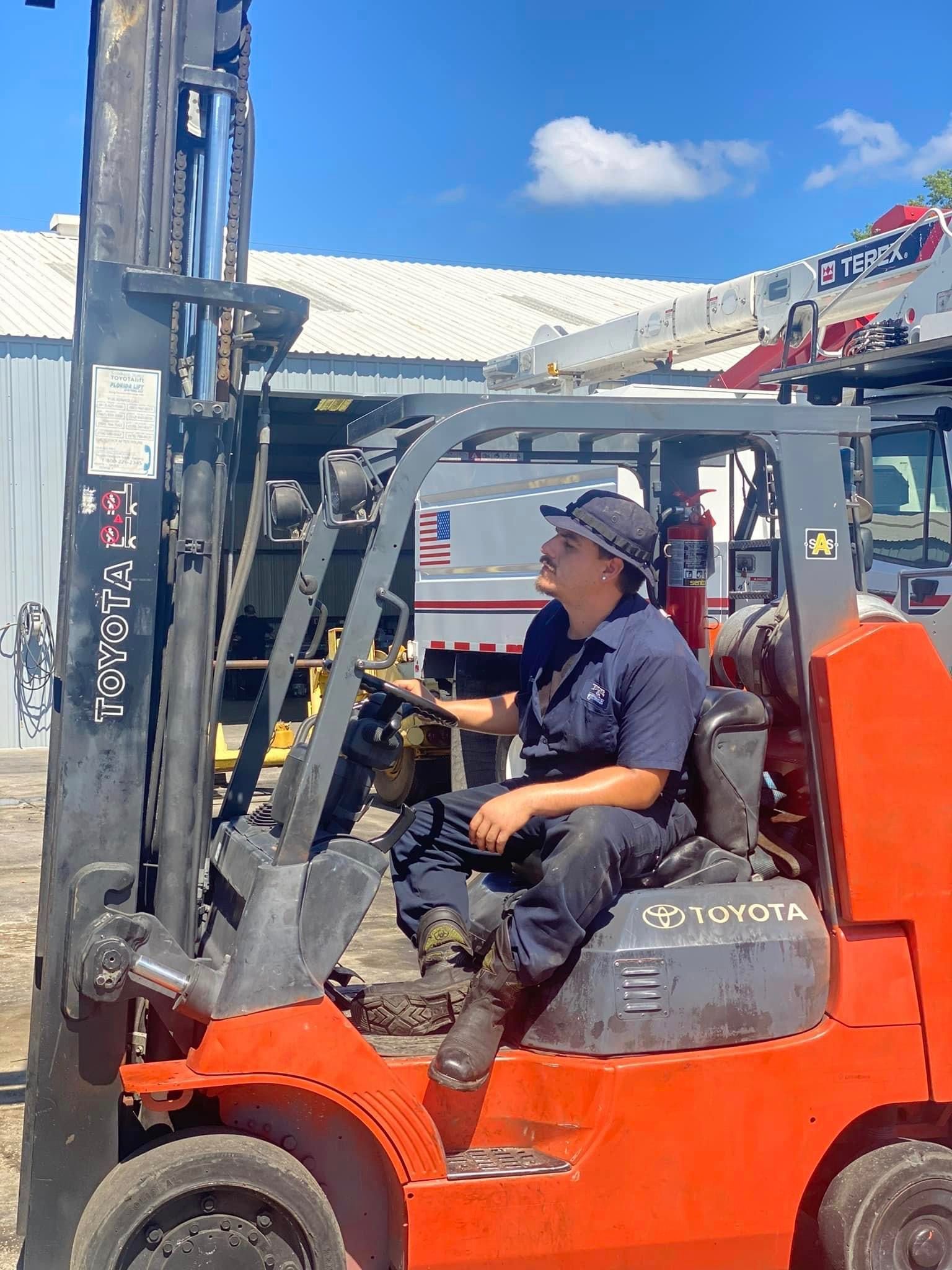 Our Shop & Team  - Clearwater, FL - Hose & Hydraulics Inc.