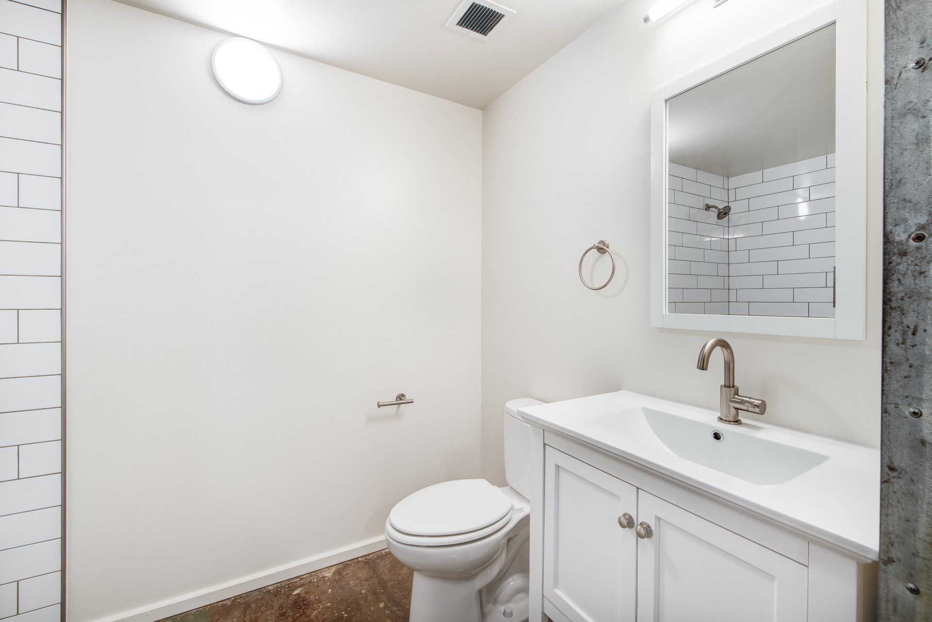 Sterchi Lofts Interior Bathroom Photo